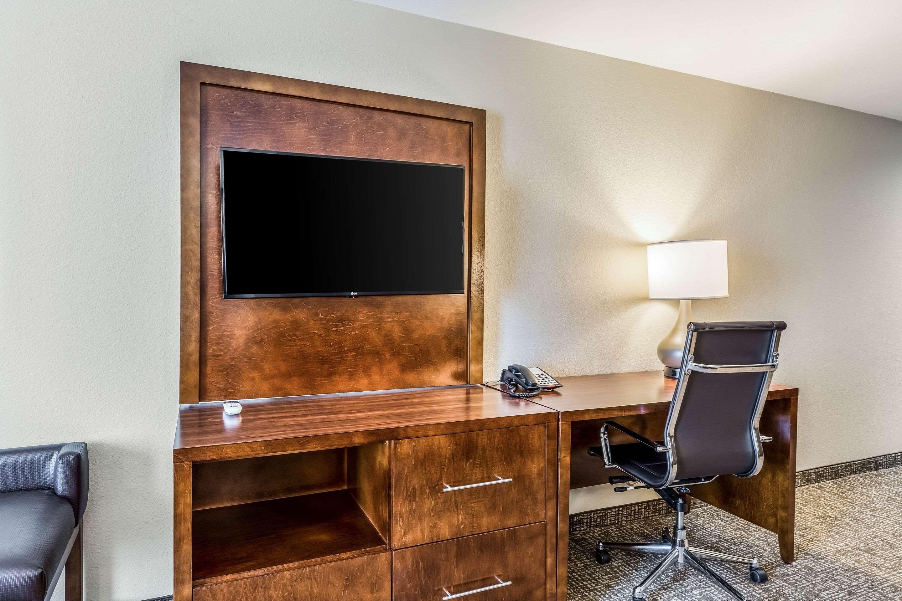 Comfort Suites Чаннелвью Экстерьер фото