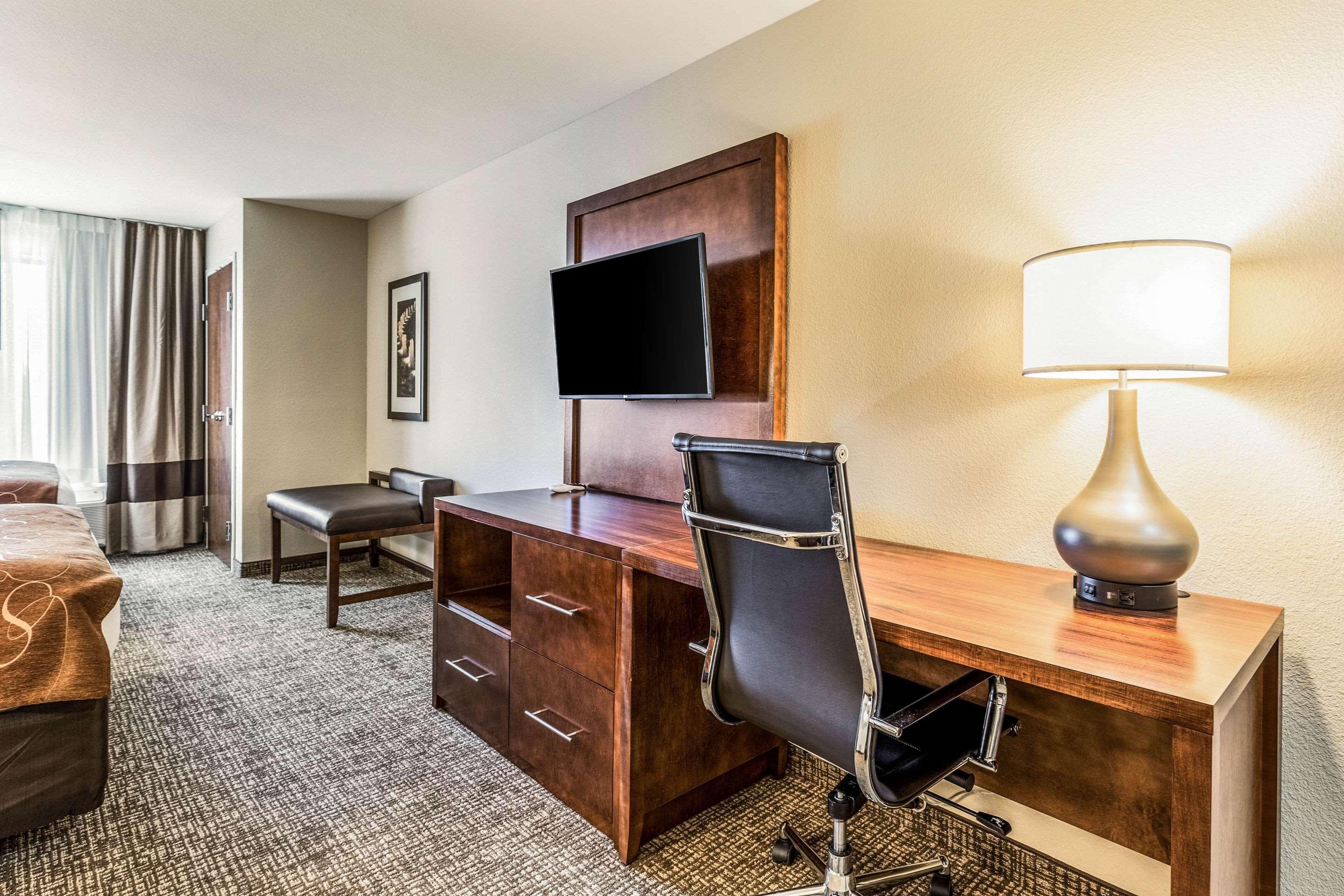 Comfort Suites Чаннелвью Экстерьер фото