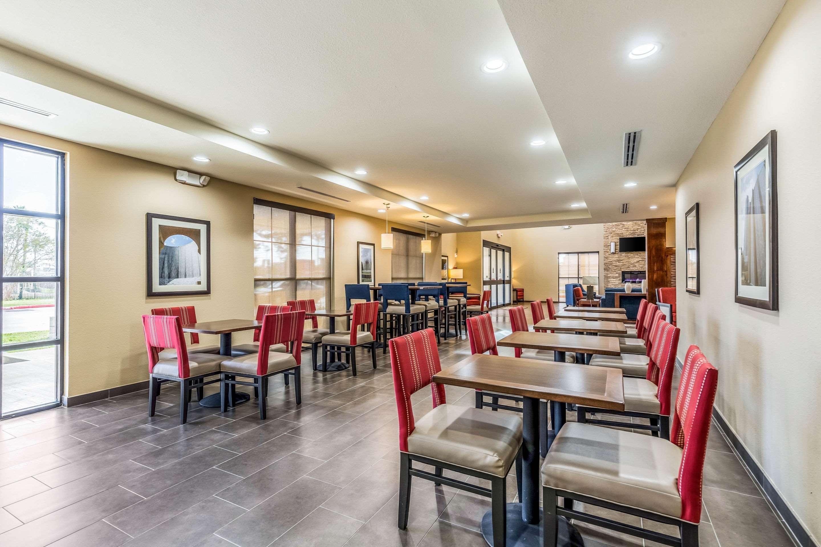 Comfort Suites Чаннелвью Экстерьер фото