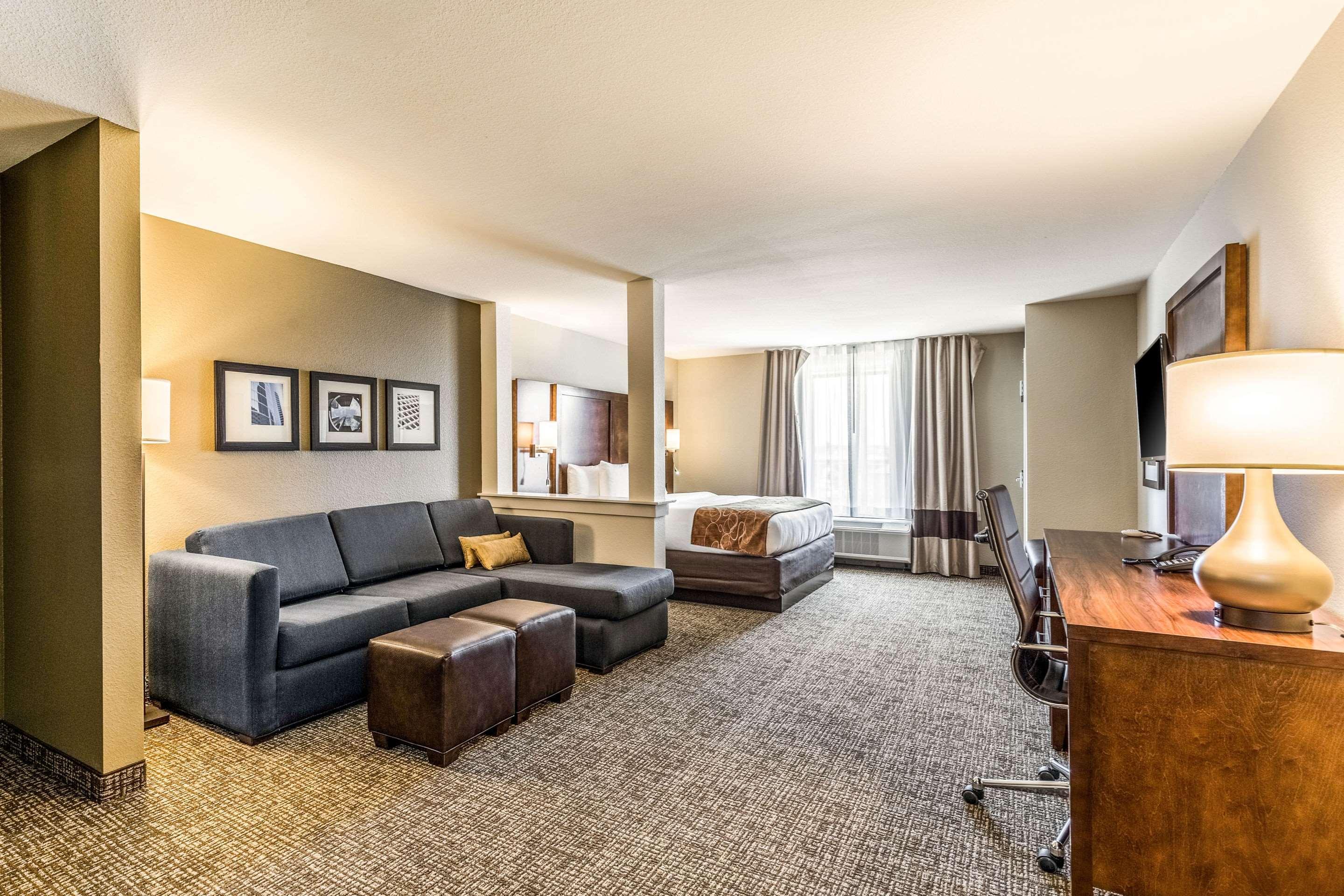 Comfort Suites Чаннелвью Экстерьер фото