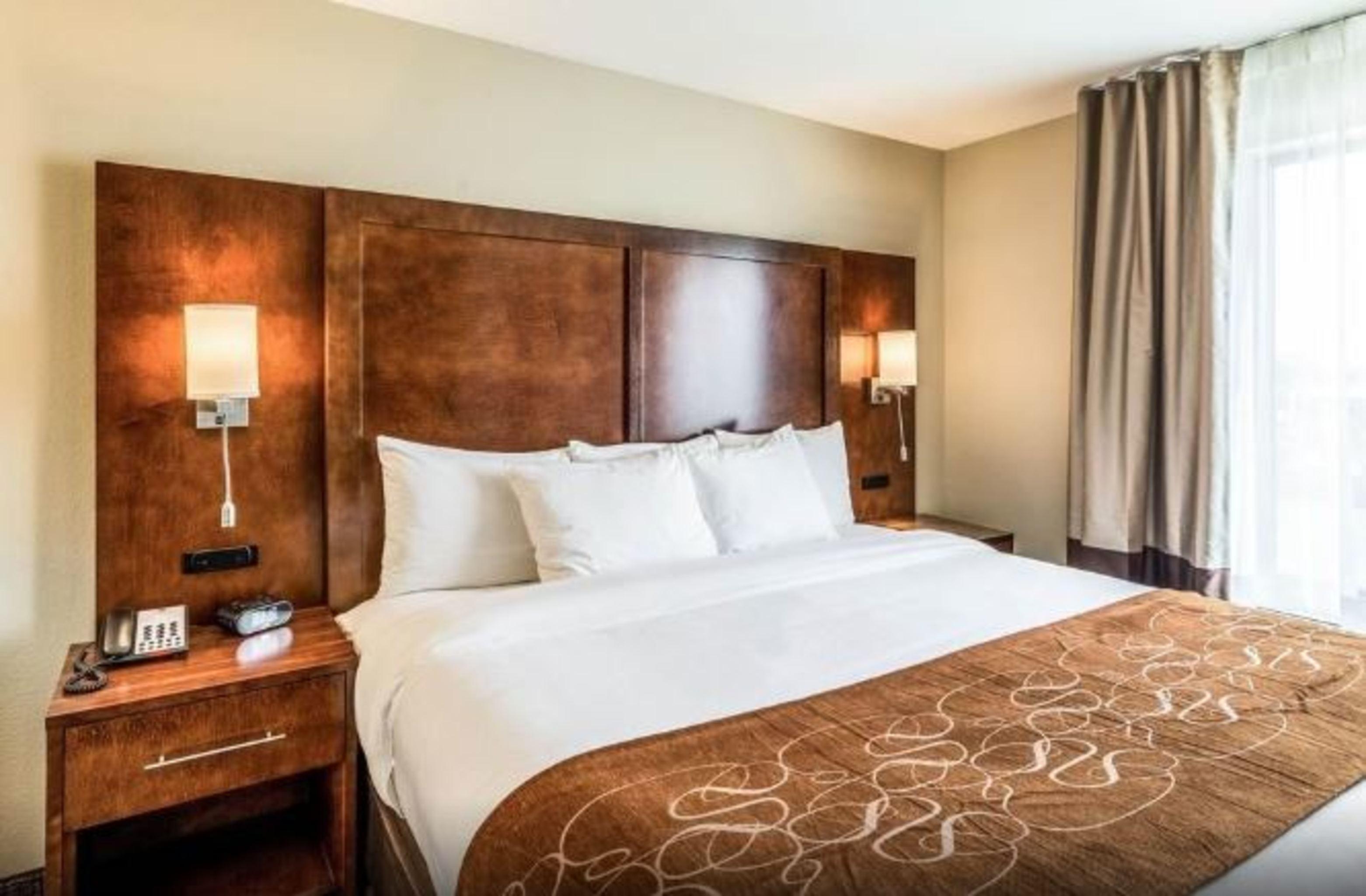 Comfort Suites Чаннелвью Экстерьер фото