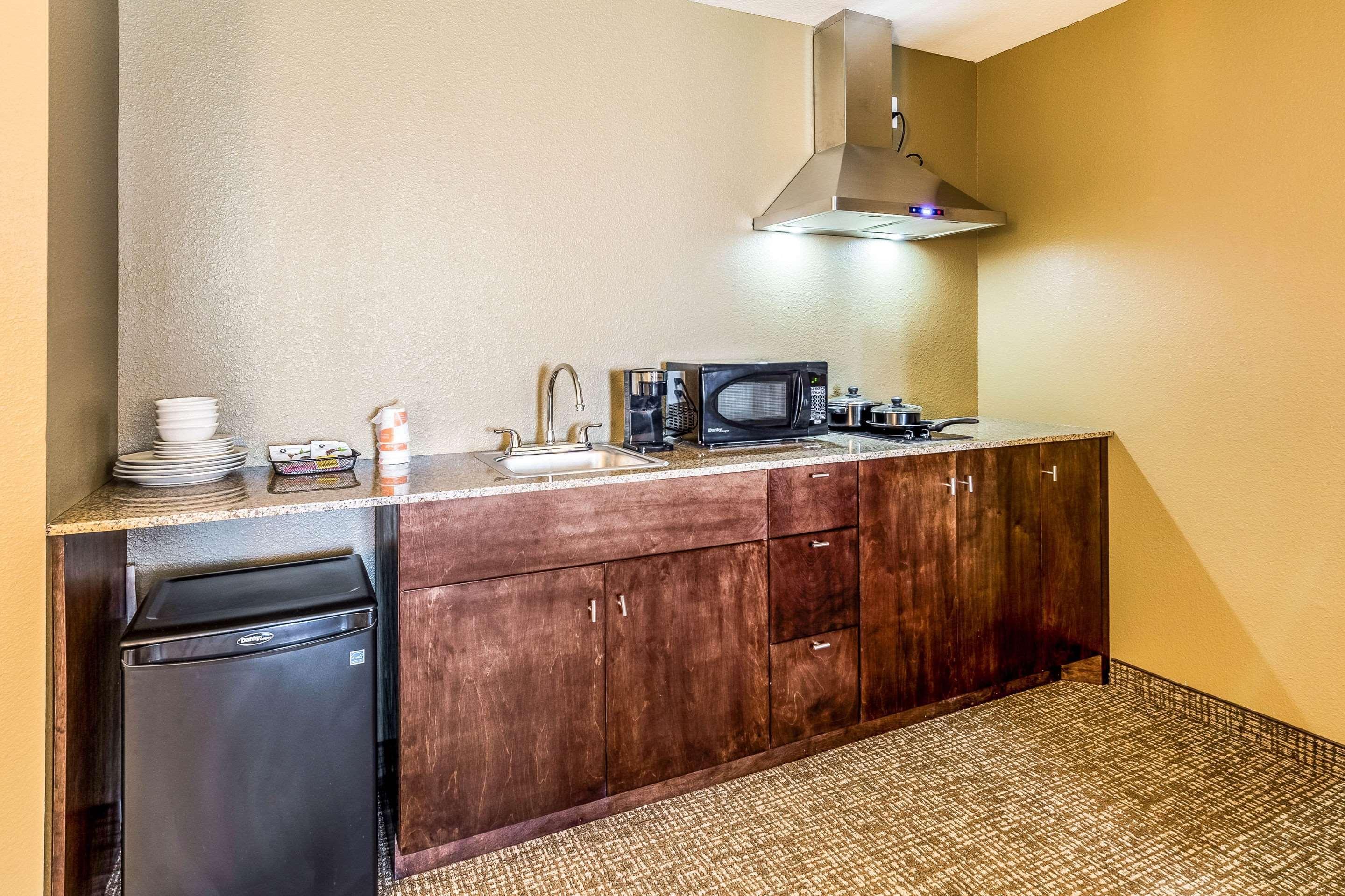 Comfort Suites Чаннелвью Экстерьер фото